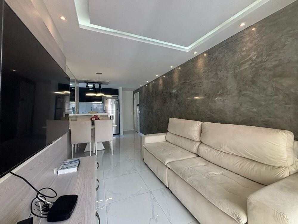 Apartamento à venda com 3 quartos, 73m² - Foto 2