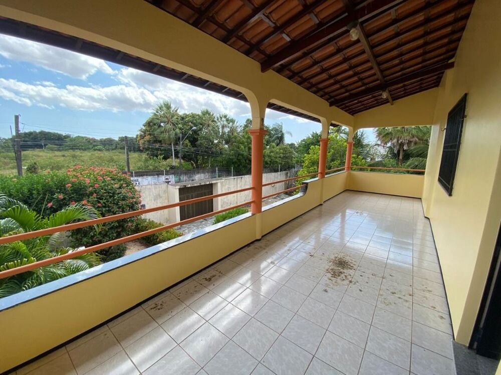 Casa à venda com 4 quartos, 800m² - Foto 2