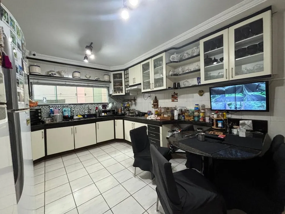 Casa, 5 quartos, 248 m² - Foto 9