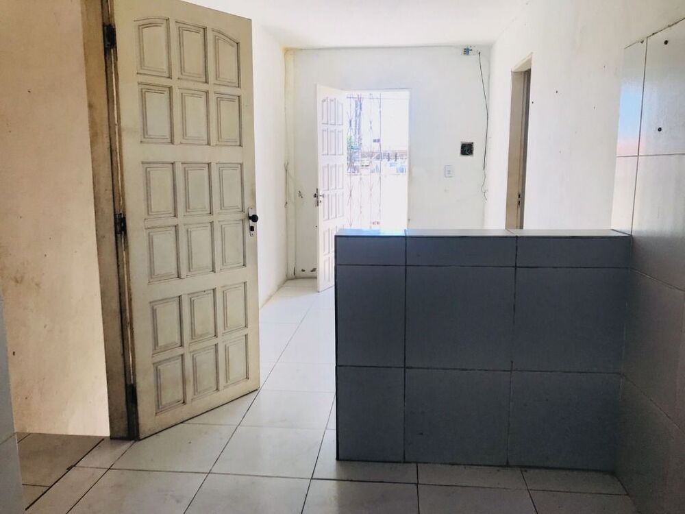 Casa à venda com 4 quartos, 66m² - Foto 1