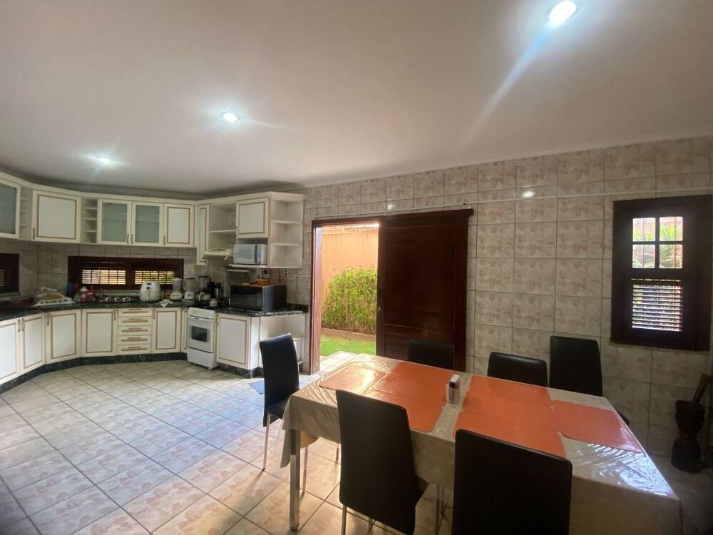 Casa, 4 quartos, 334 m² - Foto 3