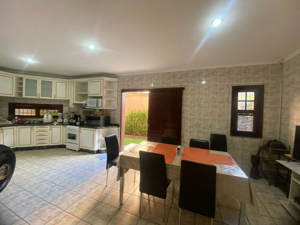 Casa, 4 quartos, 334 m² - Foto 4