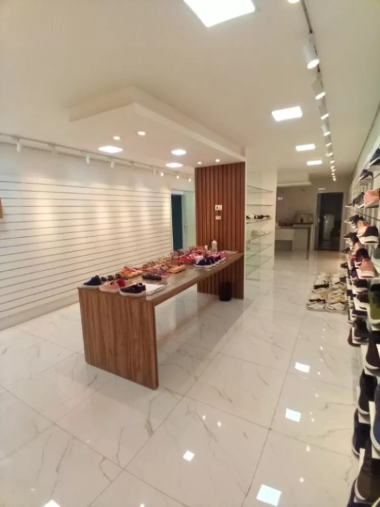 Casa, 4 quartos, 385 m² - Foto 1