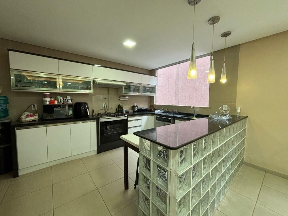 Casa à venda com 4 quartos, 260m² - Foto 7