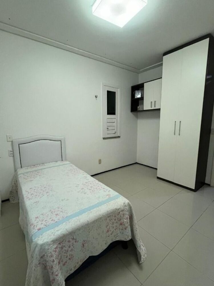 Casa à venda com 4 quartos, 212m² - Foto 12