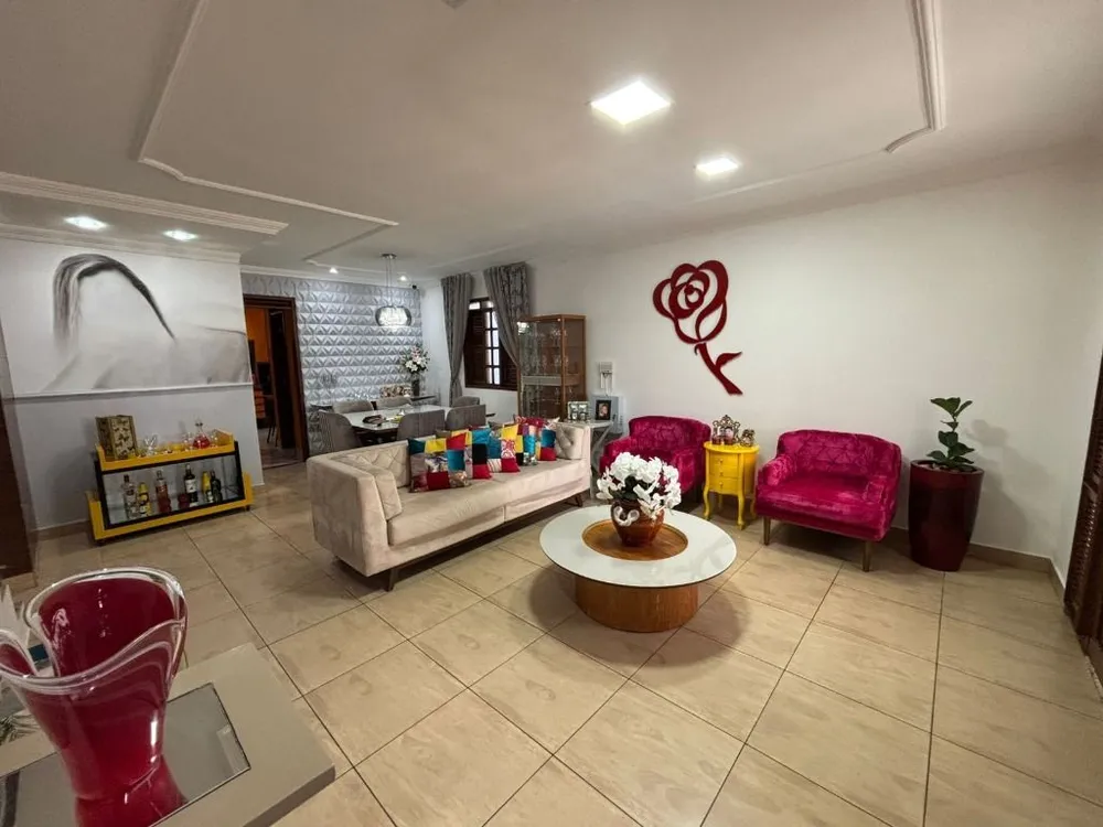 Casa, 3 quartos, 231 m² - Foto 3