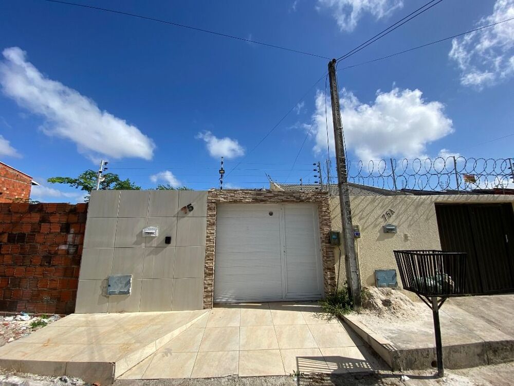 Casa à venda com 3 quartos, 148m² - Foto 1