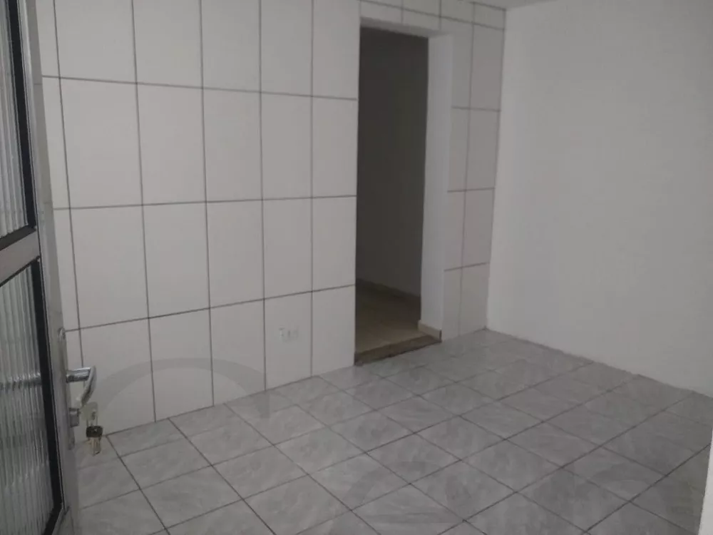 Casa para alugar com 1 quarto, 27m² - Foto 4