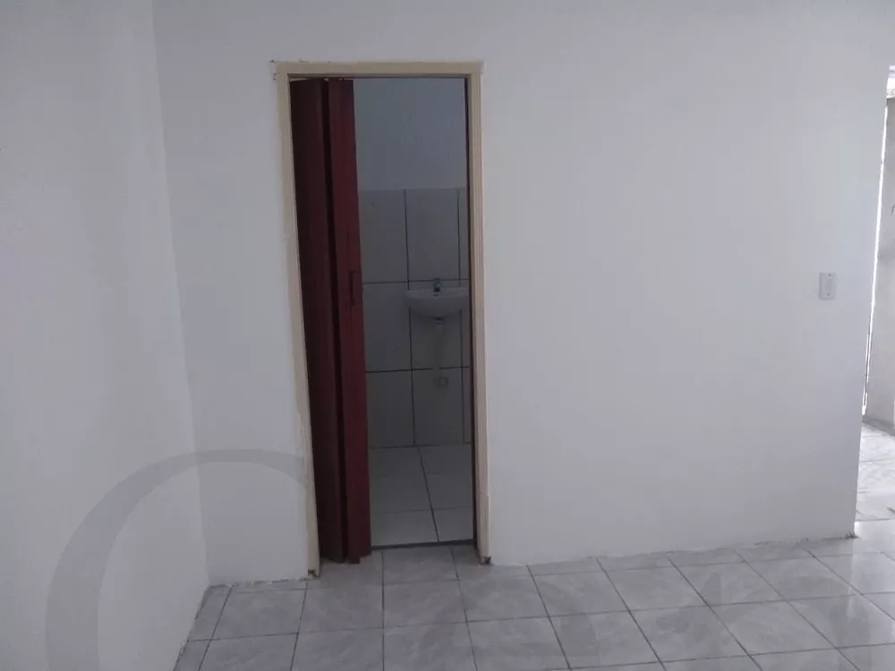 Casa para alugar com 1 quarto, 27m² - Foto 3