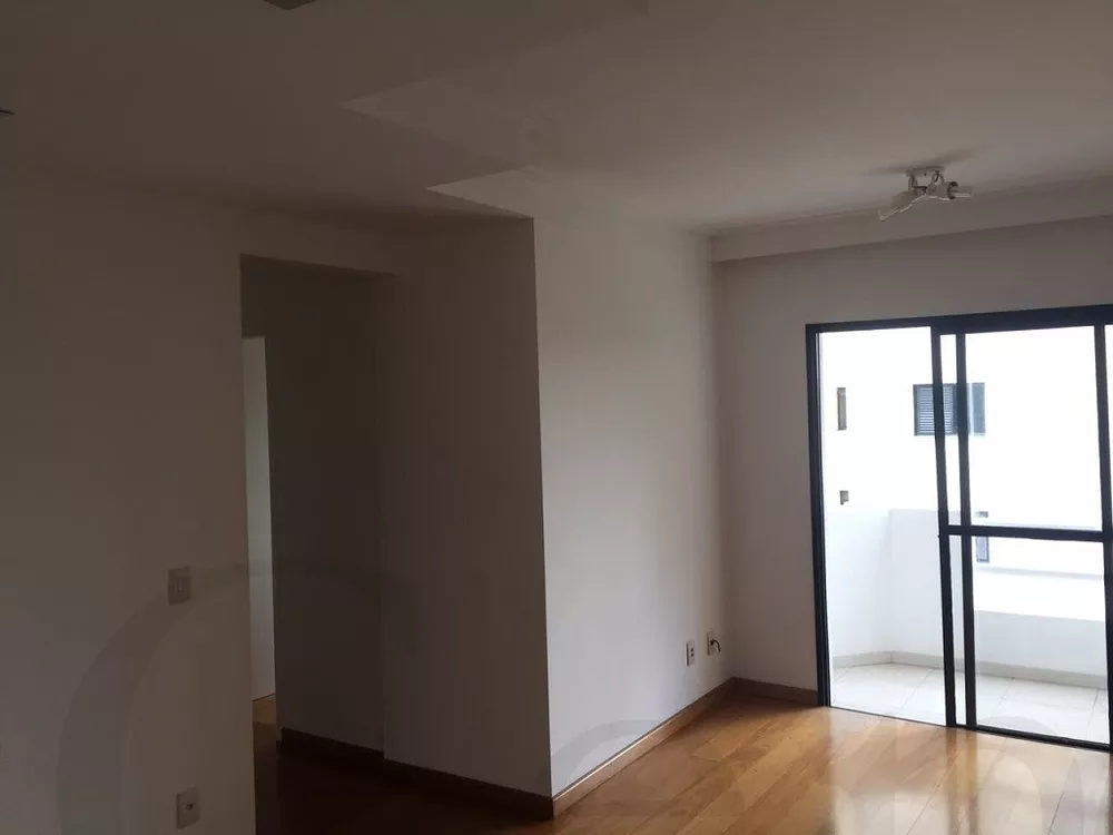 Apartamento para alugar com 3 quartos, 75m² - Foto 3