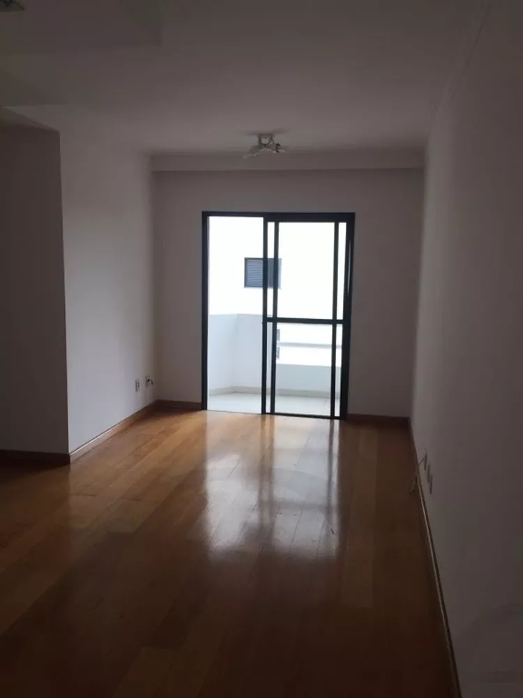 Apartamento para alugar com 3 quartos, 75m² - Foto 2