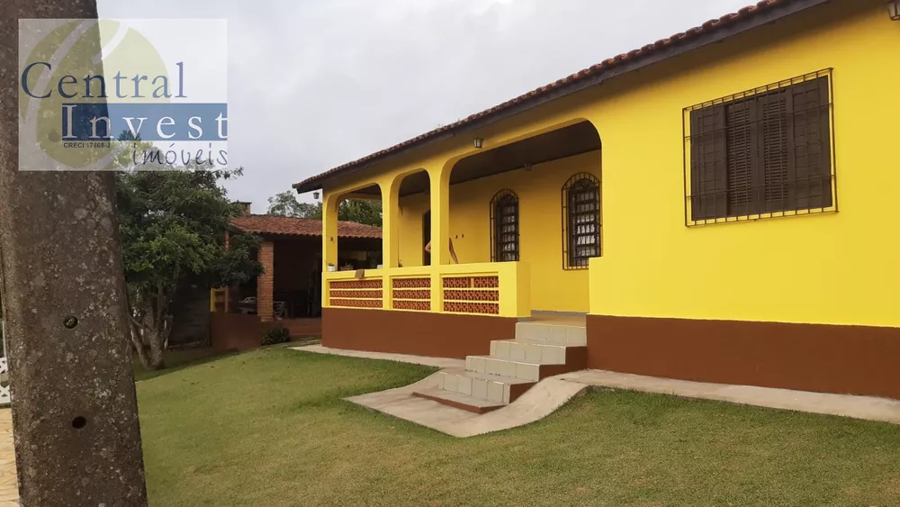 Casa à venda com 2 quartos, 100m² - Foto 1