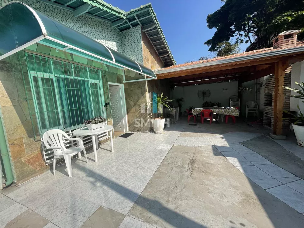 Casa à venda com 3 quartos, 180m² - Foto 2