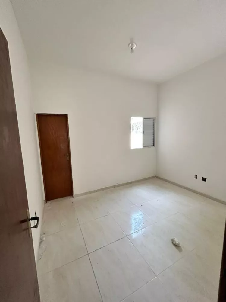 Casa à venda com 2 quartos, 65m² - Foto 4