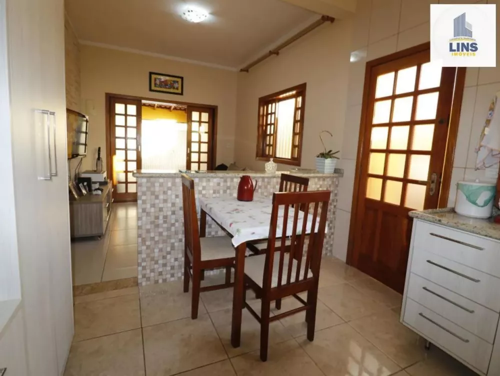 Casa à venda com 2 quartos, 108m² - Foto 3