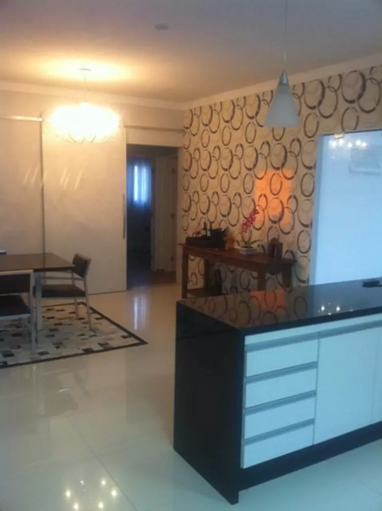 Casa de Condomínio à venda com 3 quartos, 380m² - Foto 2