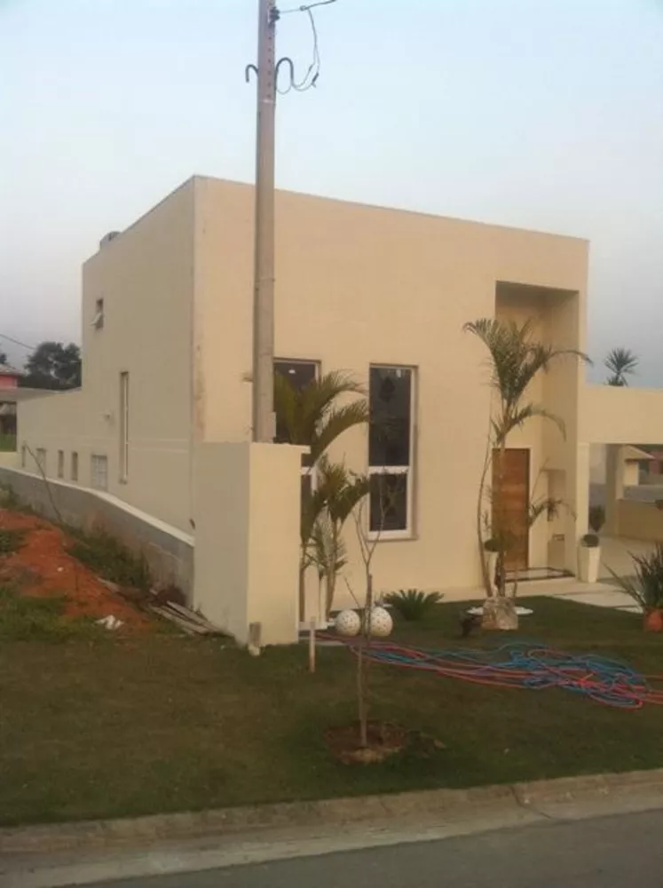 Casa de Condomínio à venda com 3 quartos, 380m² - Foto 1