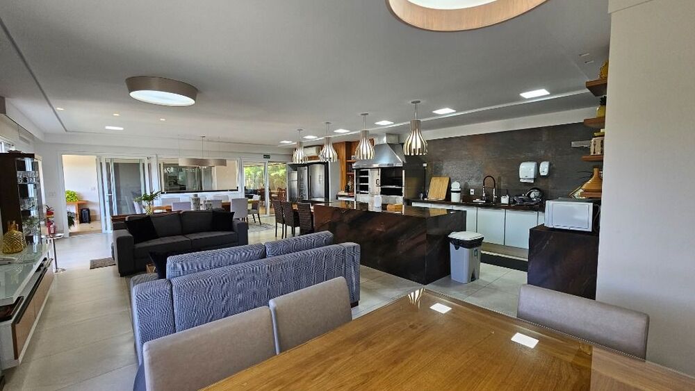 Casa de Condomínio à venda com 5 quartos, 1300m² - Foto 3