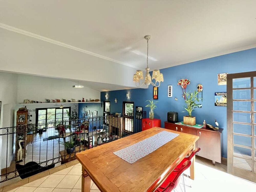 Casa de Condomínio à venda com 4 quartos, 380m² - Foto 2