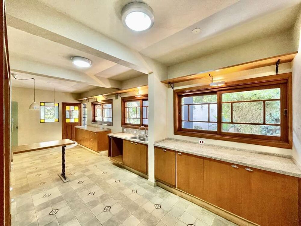 Casa de Condomínio à venda e aluguel com 4 quartos, 435m² - Foto 1