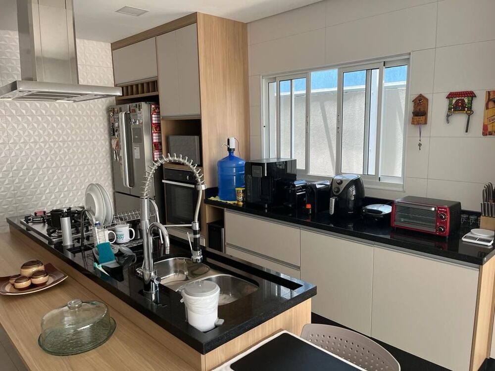 Casa de Condomínio à venda com 3 quartos, 180m² - Foto 2