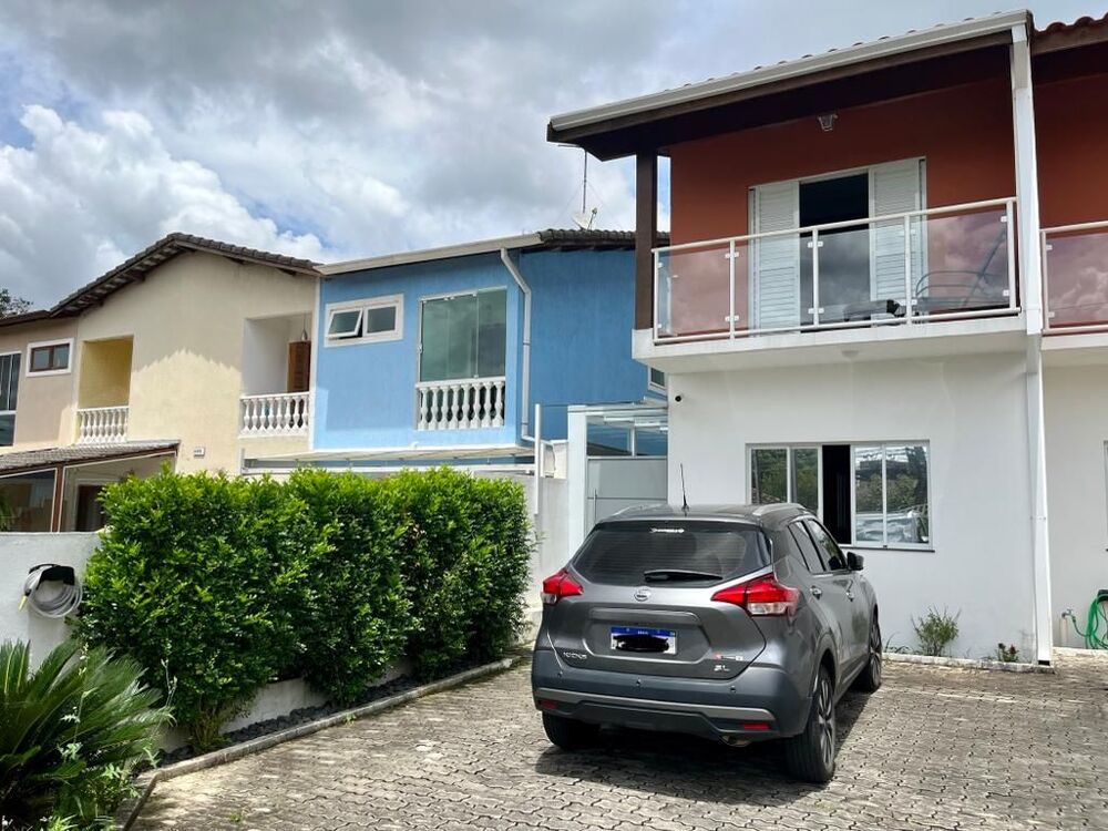 Casa de Condomínio à venda com 3 quartos, 180m² - Foto 1