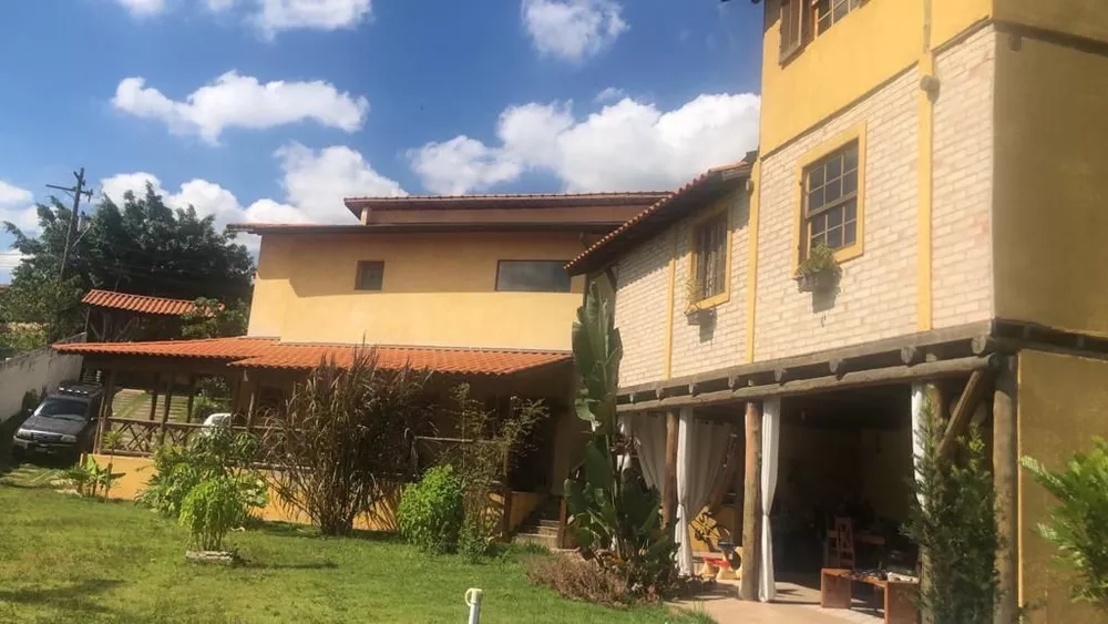 Casa de Condomínio à venda com 3 quartos, 300m² - Foto 1