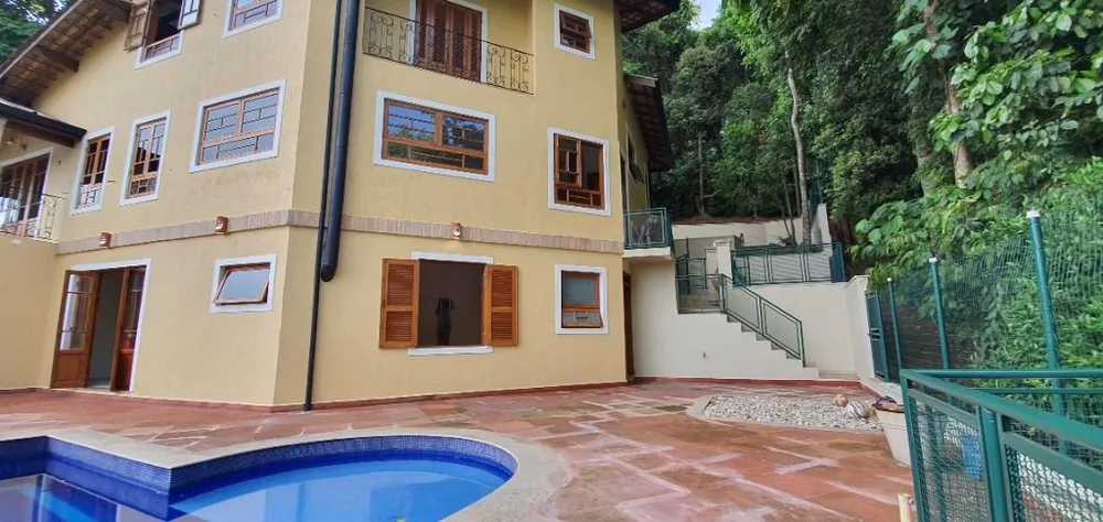 Casa de Condomínio à venda com 5 quartos, 400m² - Foto 2