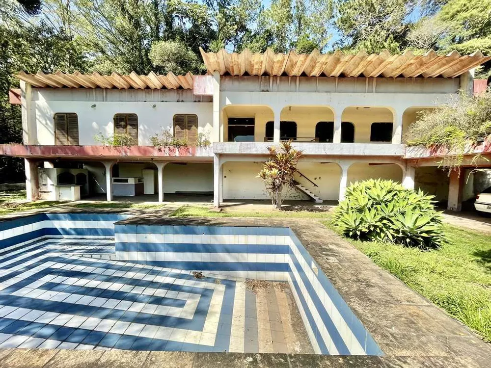 Casa à venda e aluguel com 4 quartos, 700m² - Foto 1