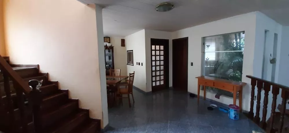 Casa de Condomínio à venda com 4 quartos, 352m² - Foto 2