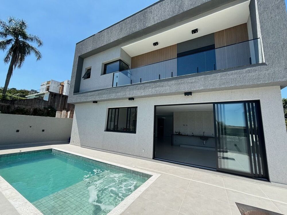 Casa de Condomínio à venda com 3 quartos, 350m² - Foto 1