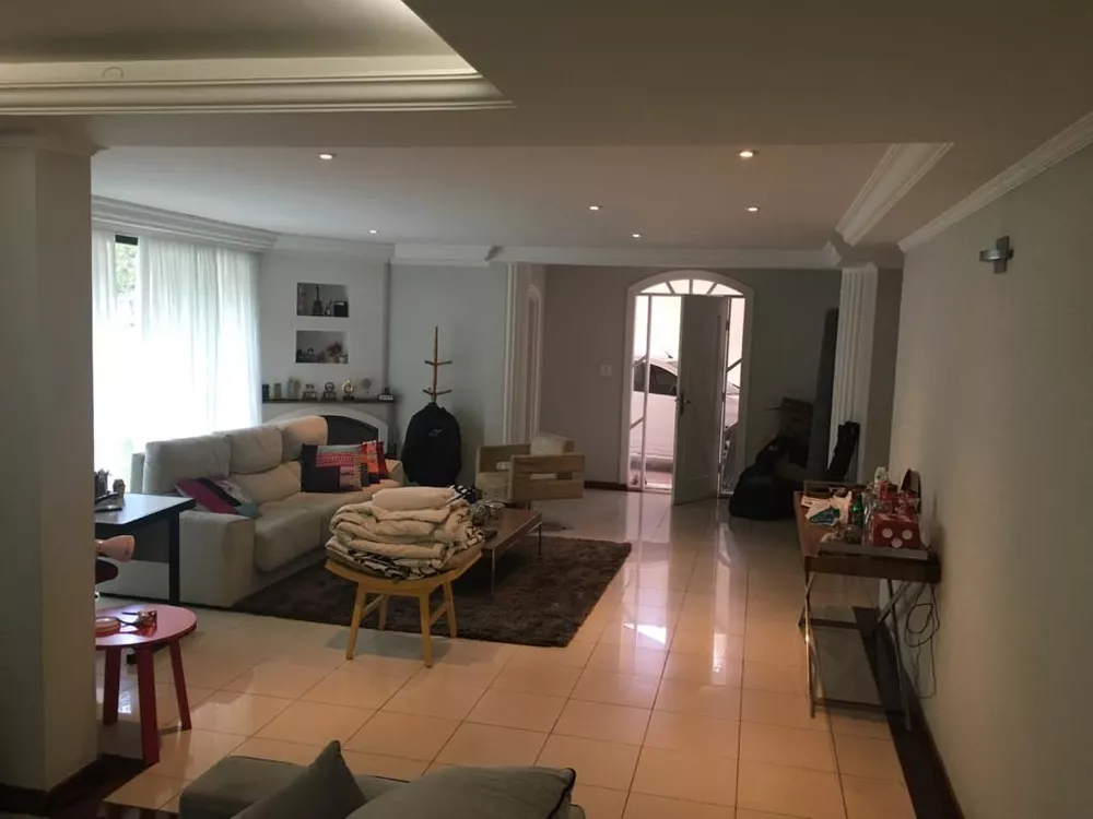 Casa de Condomínio à venda com 3 quartos, 350m² - Foto 2