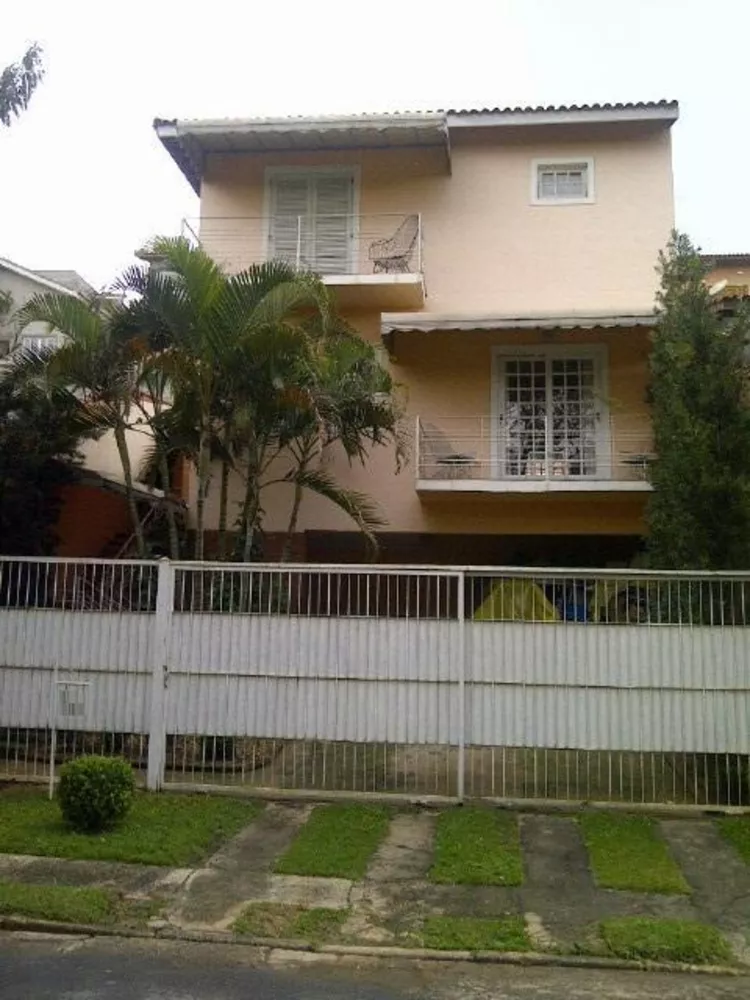 Casa de Condomínio à venda com 3 quartos, 200m² - Foto 1