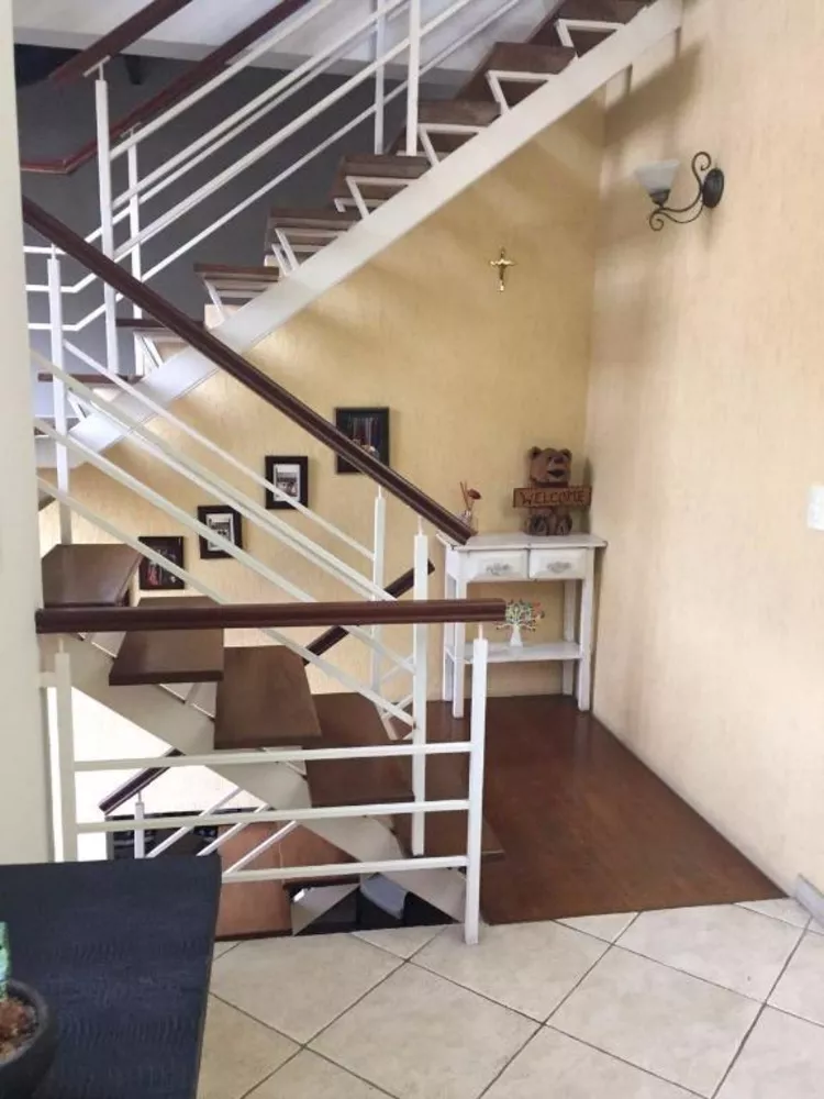 Casa de Condomínio à venda com 4 quartos, 580m² - Foto 3