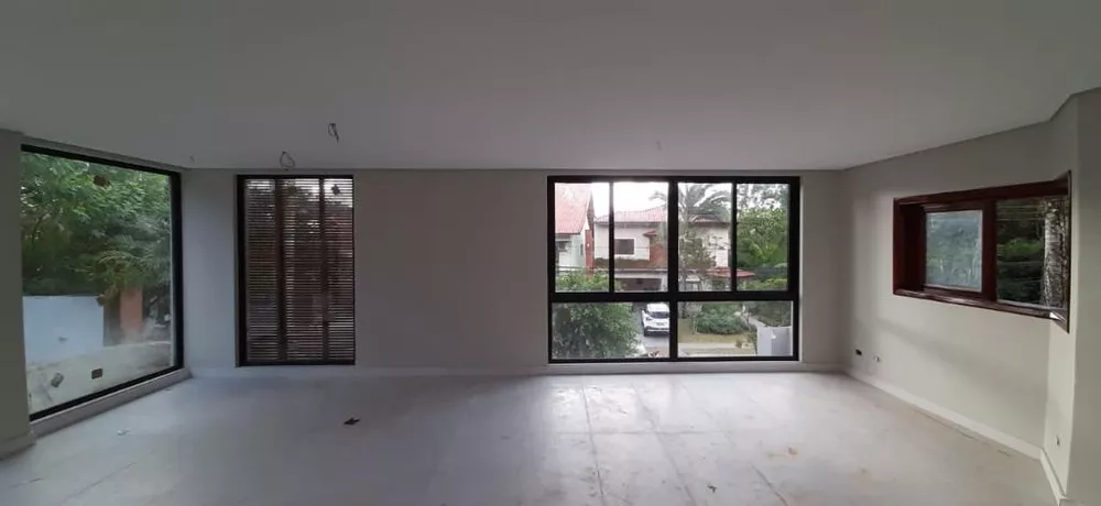 Casa de Condomínio à venda com 4 quartos, 550m² - Foto 7