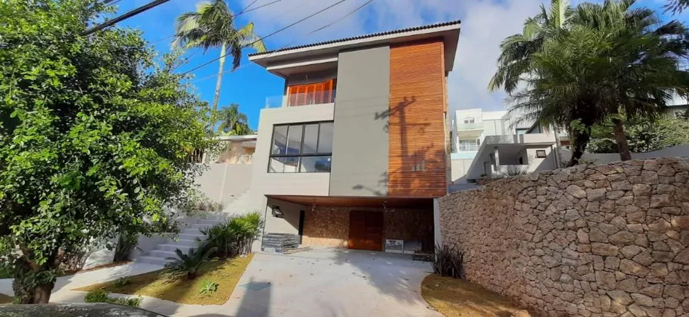 Casa de Condomínio à venda com 4 quartos, 550m² - Foto 2