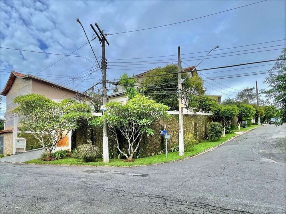 Casa de Condomínio à venda com 4 quartos, 357m² - Foto 1