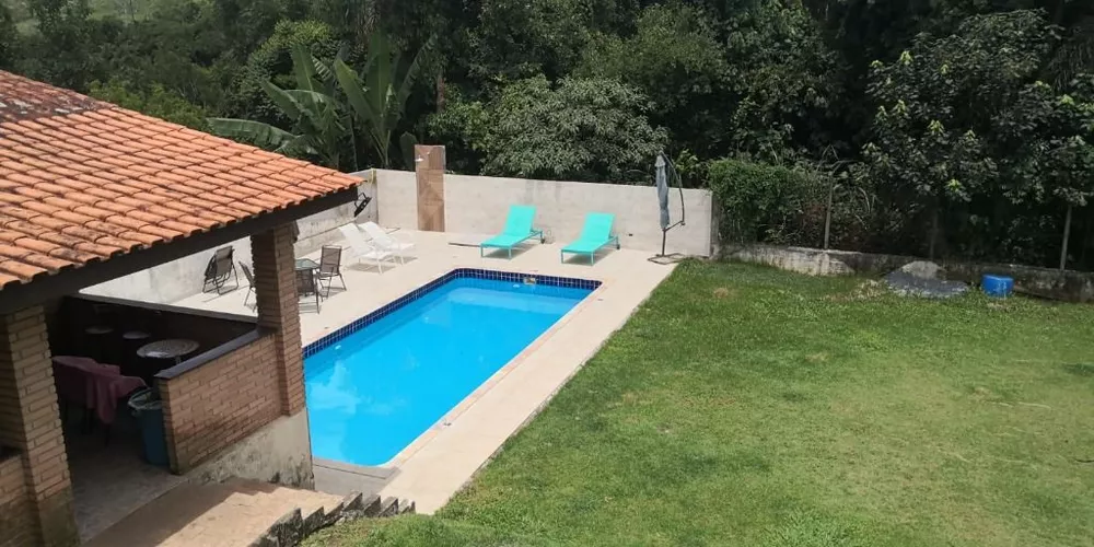 Casa de Condomínio à venda com 3 quartos, 250m² - Foto 1