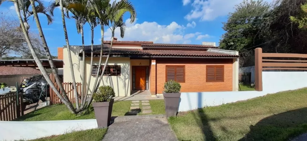 Casa de Condomínio à venda com 3 quartos, 250m² - Foto 2