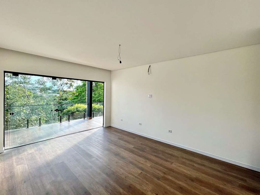 Casa de Condomínio à venda com 4 quartos, 400m² - Foto 2