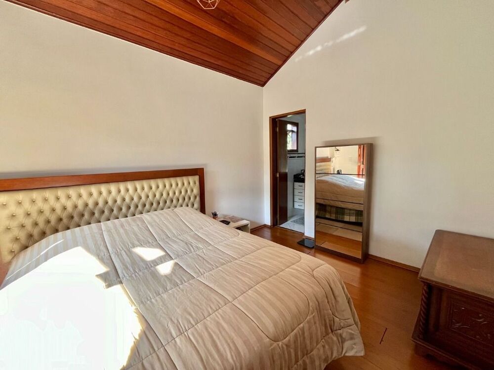 Casa de Condomínio à venda com 4 quartos, 240m² - Foto 4