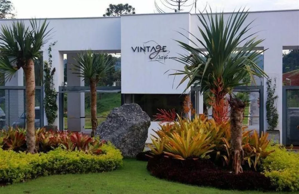Loteamento e Condomínio, 554 m² - Foto 1