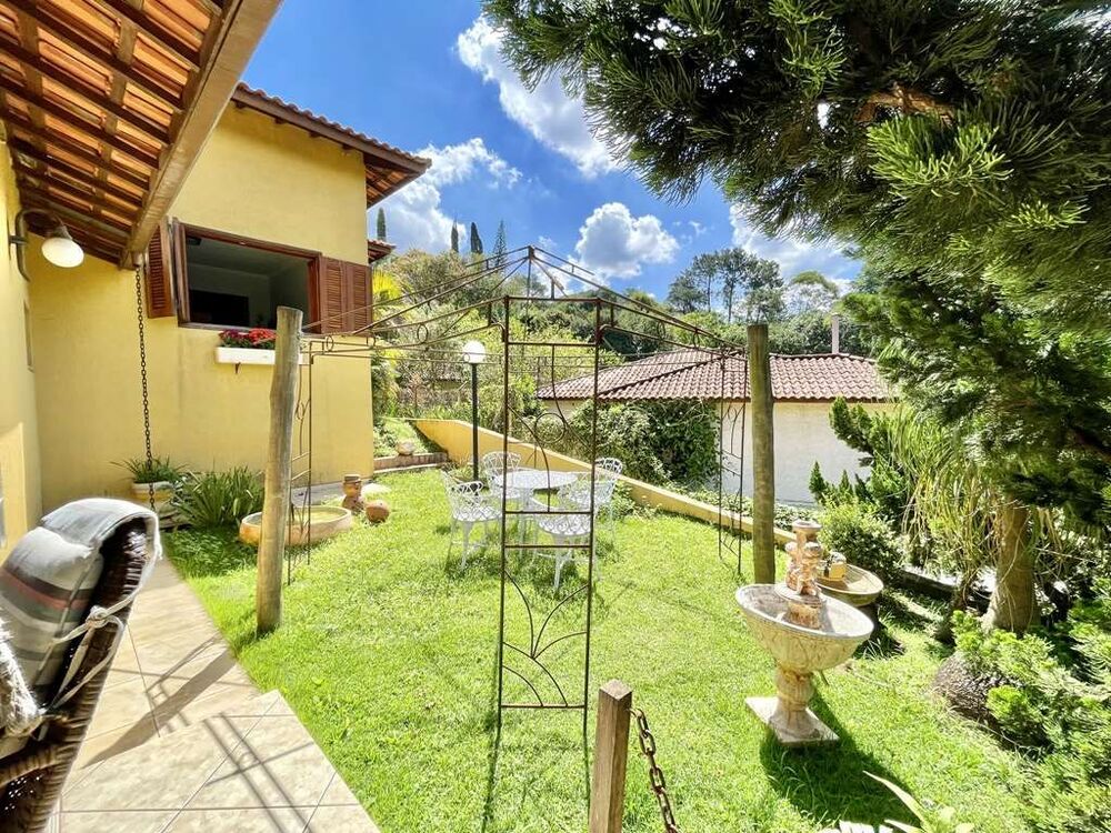 Casa de Condomínio à venda com 4 quartos, 336m² - Foto 1