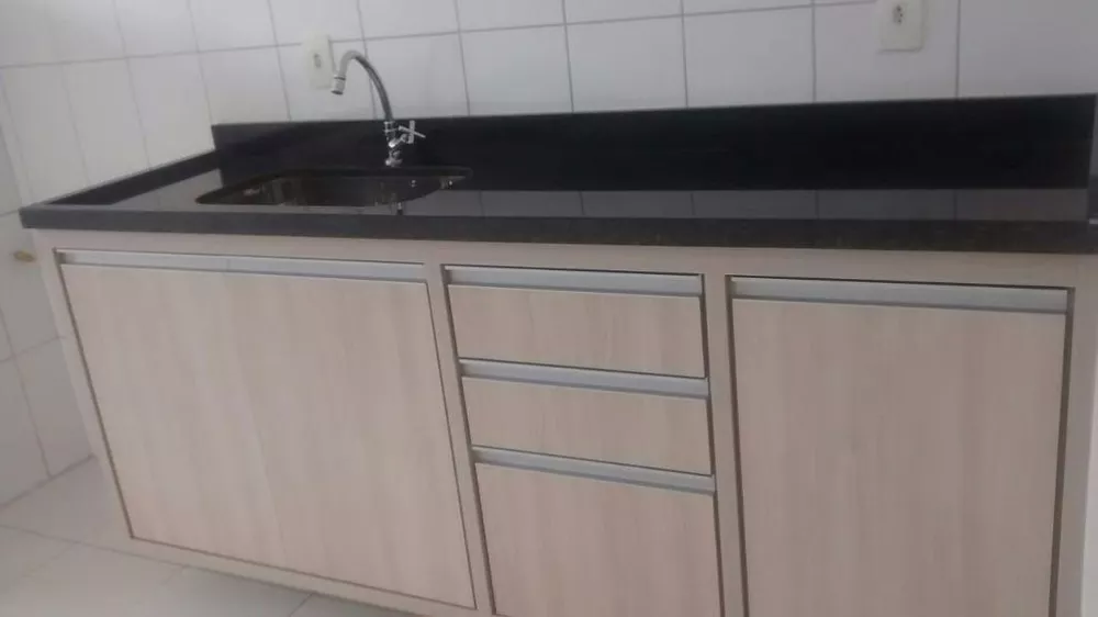 Apartamento à venda com 2 quartos, 64m² - Foto 4