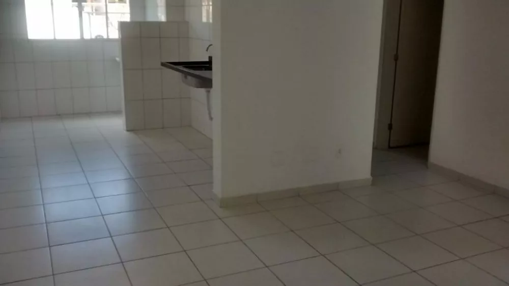 Apartamento à venda com 2 quartos, 64m² - Foto 3