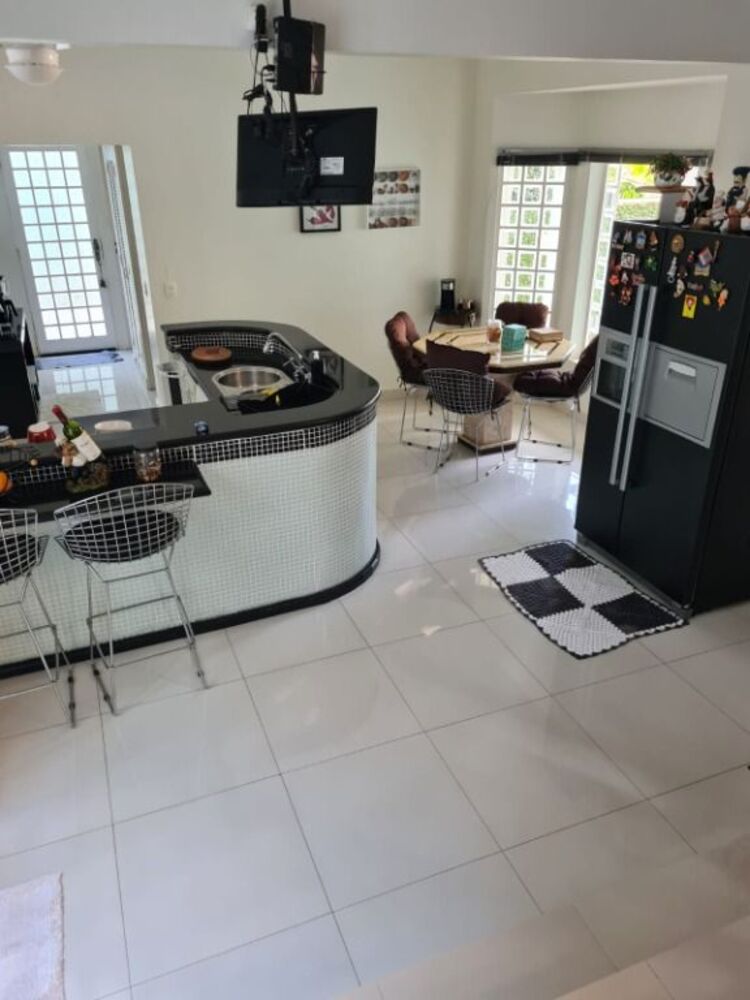 Casa de Condomínio à venda com 3 quartos, 355m² - Foto 3