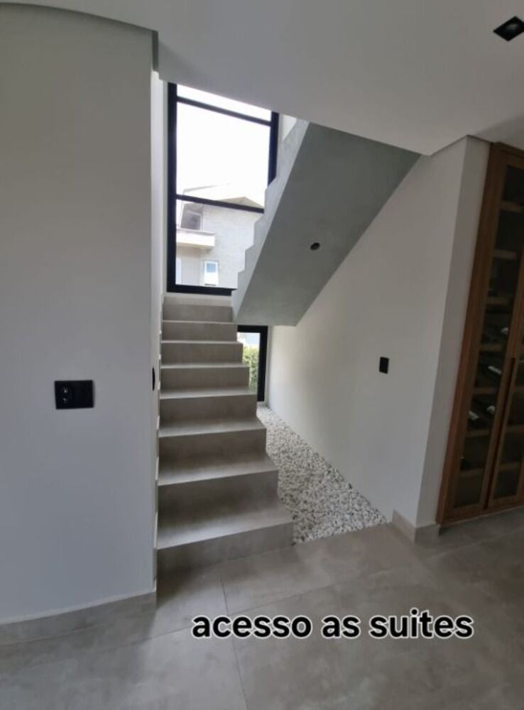 Casa de Condomínio à venda com 4 quartos, 319m² - Foto 4