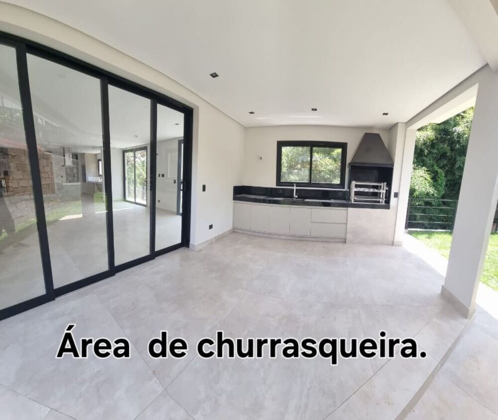 Casa de Condomínio à venda com 4 quartos, 319m² - Foto 2