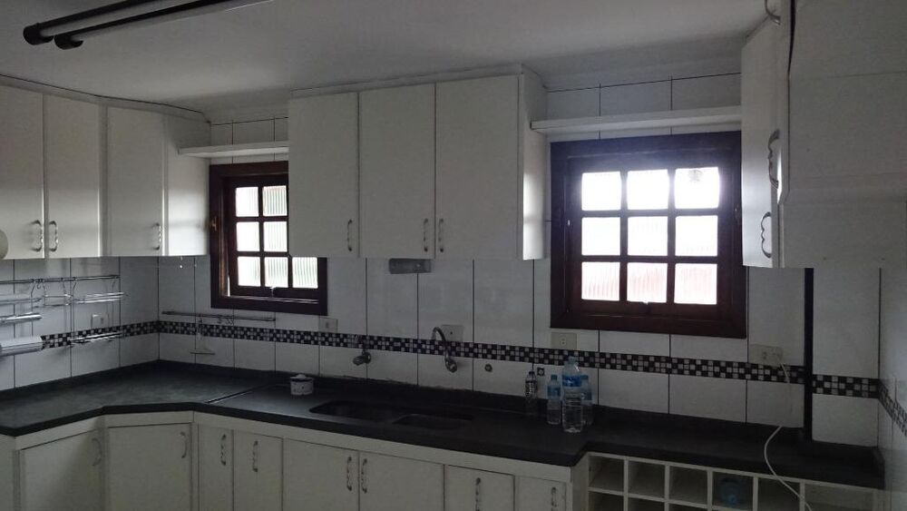 Casa de Condomínio à venda com 3 quartos, 300m² - Foto 3