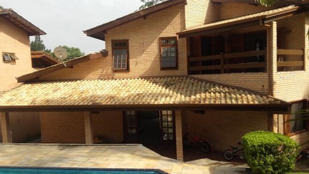 Casa de Condomínio à venda com 3 quartos, 250m² - Foto 1